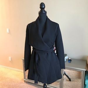 ✨ Brand New Tahari Belted Coat ✨